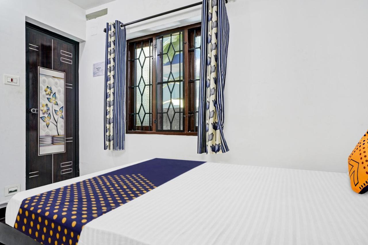 Spot On Blissful Villa Kochi Exterior photo