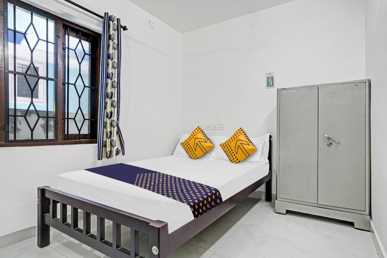 Spot On Blissful Villa Kochi Exterior photo