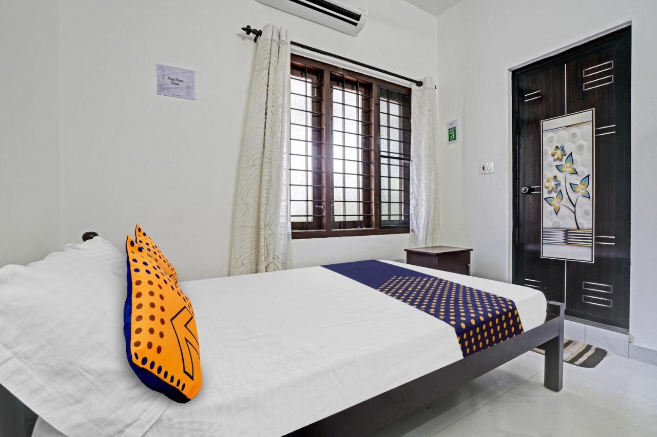 Spot On Blissful Villa Kochi Exterior photo