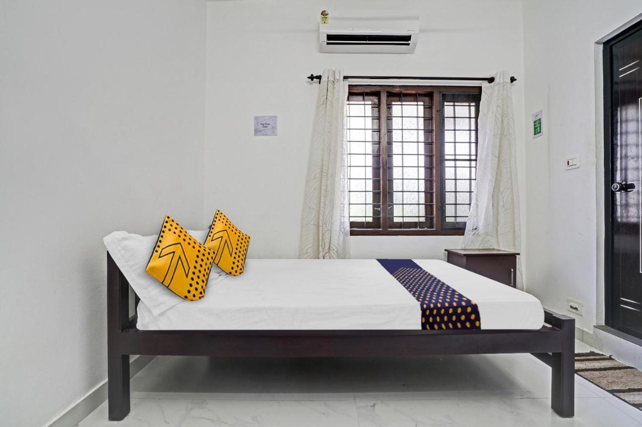 Spot On Blissful Villa Kochi Exterior photo