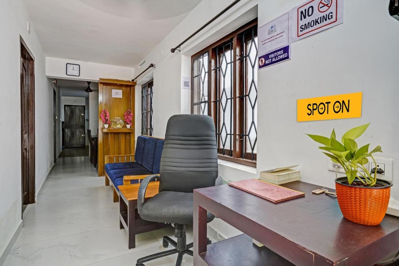 Spot On Blissful Villa Kochi Exterior photo